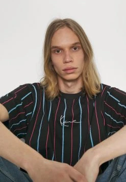Großhandel 👏 Karl Kani SMALL SIGNATURE PINSTRIPE TEE - T-Shirt Print - Black, Herren 🥰 -Karl Kani Verkäufe 03d82d4b072c482297c81bc06494d530