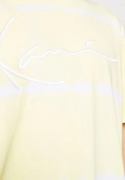 Rabatt ✔️ Karl Kani SIGNATURE TIE DYE TEE UNISEX - T-Shirt Print - Light Yellow ❤️ -Karl Kani Verkäufe 04ca75d500384e8dabe9bb774eca25d2