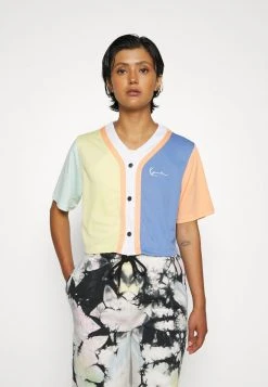 Bestpreis ❤️ Karl Kani CHEST SIGNATURE BLOCK SHORT ⚾ BASEBALL - T-Shirt Print - Blue, Damen 😀