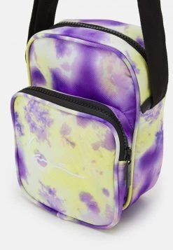 Großhandel ❤️ Karl Kani SIGNATURE TIE DYE MESSENGER - Umhängetasche - Lilac/yellow, Herren 🔥 -Karl Kani Verkäufe 0ff87aab7aed4dbca6f072f36277da1f