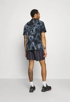 Großhandel 🤩 Karl Kani SMALL SIGNATURE PINSTRIPE - Shorts - Black, Herren 👍 -Karl Kani Verkäufe 11fb1ba371a54888aae2a5dacc3cd9fd