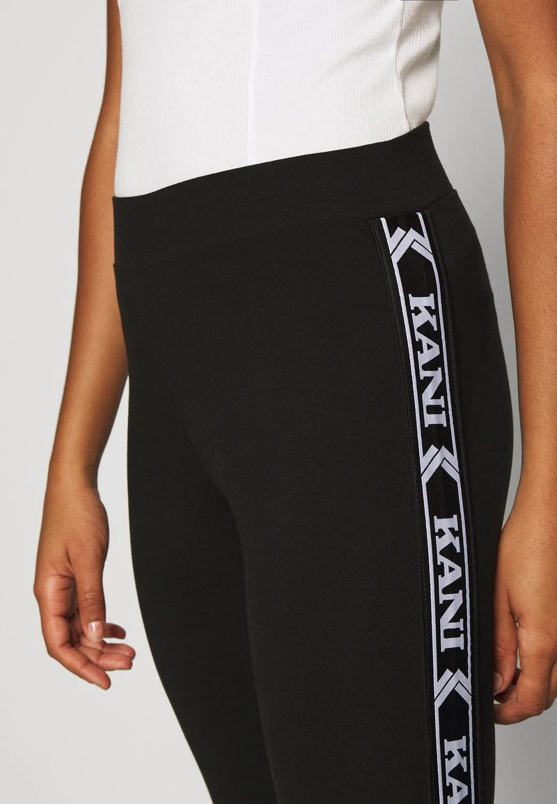 Großhandel 👏 Karl Kani SIGNATURE TAPE - Leggings - Hosen - Black, Damen 🌟 7 Großhandel 👏 Karl Kani SIGNATURE TAPE - Leggings - Hosen - Black, Damen 🌟 – Bild 5