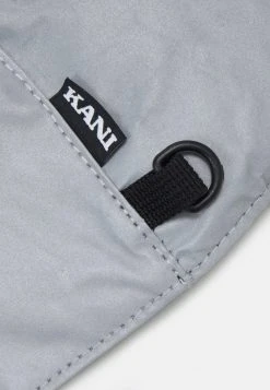 Budget 👏 Karl Kani SIGNATURE REFLECTIVE CROSSBODY BAG - Umhängetasche - Silver, Unisex ✔️ -Karl Kani Verkäufe 1e6b52c759ae4d5db48b90f5040a60ea