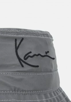 Auslauf ✔️ Karl Kani SIGNATURE REFLECTIVE BUCKET HAT - Hut - Silver, Unisex ✨ -Karl Kani Verkäufe 1efb3cbd1ac141a1b5abbabc1e3df5a8