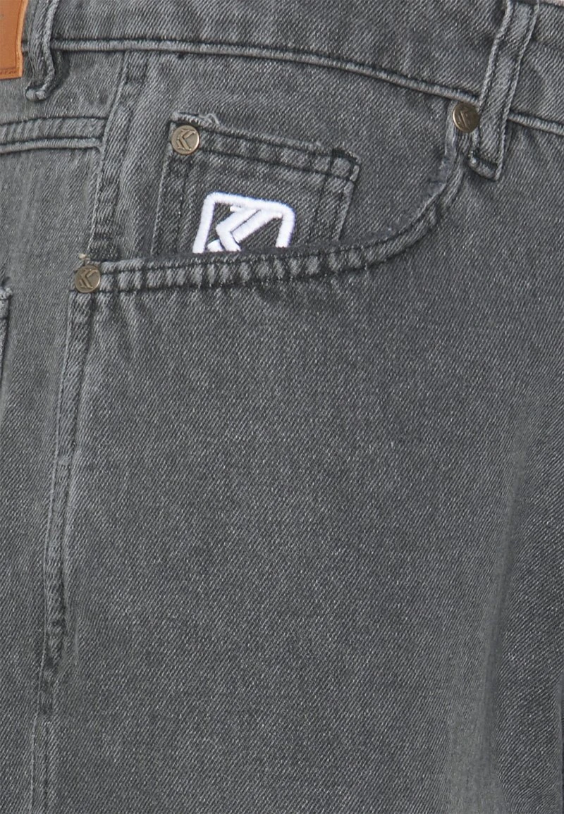 Coupon 👏 Karl Kani SMALL SIGNATURE FIVE POCKET - 🎁 Jeans Tapered Fit - Light Grey, Herren ⭐ 5 Coupon 👏 Karl Kani SMALL SIGNATURE FIVE POCKET - 🎁 Jeans Tapered Fit - Light Grey, Herren ⭐ – Bild 3