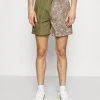Billig ✔️ Karl Kani SMALL SIGNATURE - Shorts - Sand, Herren ✔️ 2 Billig ✔️ Karl Kani SMALL SIGNATURE - Shorts - Sand, Herren ✔️ -Karl Kani Verkäufe 2091df92c12f4c33bb668e3b70066c42