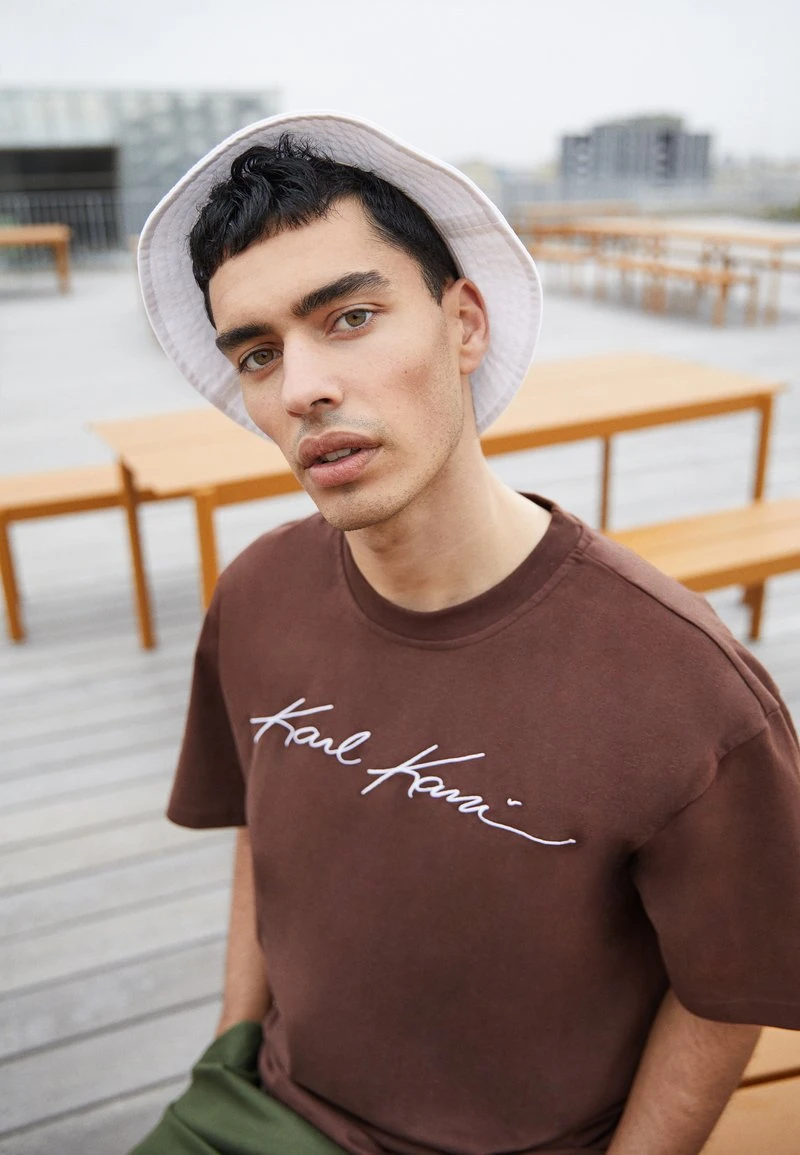 Brandneu 🎁 Karl Kani AUTOGRAPH TEE UNISEX - T-Shirt Basic - Brown 💯 5 Brandneu 🎁 Karl Kani AUTOGRAPH TEE UNISEX - T-Shirt Basic - Brown 💯 – Bild 3