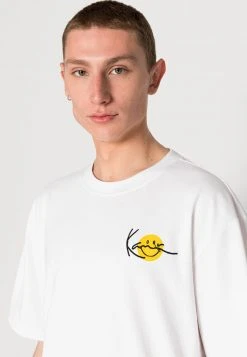 Auslauf ⭐ Karl Kani UNISEX CHEST SIGNATURE PRINT TEE - T-Shirt Print - White ⌛ -Karl Kani Verkäufe 21d0917dfdc84063abfbd5d0e7d596ab