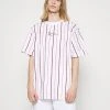 Bestpreis 🔔 Karl Kani SMALL SIGNATURE PINSTRIPE TEE - T-Shirt Print - White, Herren ❤️ 1 Bestpreis 🔔 Karl Kani SMALL SIGNATURE PINSTRIPE TEE - T-Shirt Print - White, Herren ❤️ -Karl Kani Verkäufe 2431e5208a89466c96c6a75d224ecd1f