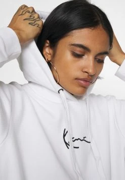 Am billigsten 🤩 Karl Kani SMALL SIGNATURE HOODIE - Kapuzenpullover - White, Damen 🛒 11 Am billigsten 🤩 Karl Kani SMALL SIGNATURE HOODIE - Kapuzenpullover - White, Damen 🛒 -Karl Kani Verkäufe 27a9fb84eeea429f94f833eb561a6f7e
