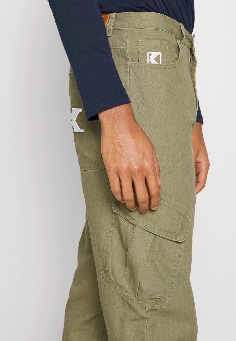 Rabatt ⭐ Karl Kani RETRO WASHED PANTS - Cargohose - Dark Green, Herren ✔️ 8 Rabatt ⭐ Karl Kani RETRO WASHED PANTS - Cargohose - Dark Green, Herren ✔️ – Bild 6