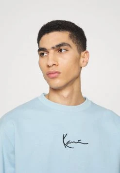 Billig 😀 Karl Kani SMALL SIGANTURE CREW UNISEX - Sweatshirt - Light Blue 🎉 -Karl Kani Verkäufe 307cdf974cdd4c24924b3f56146e144f