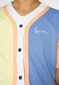 Bestpreis ❤️ Karl Kani CHEST SIGNATURE BLOCK SHORT ⚾ BASEBALL - T-Shirt Print - Blue, Damen 😀 -Karl Kani Verkäufe 38bcb8e42fda4526a0c042529e7271b2