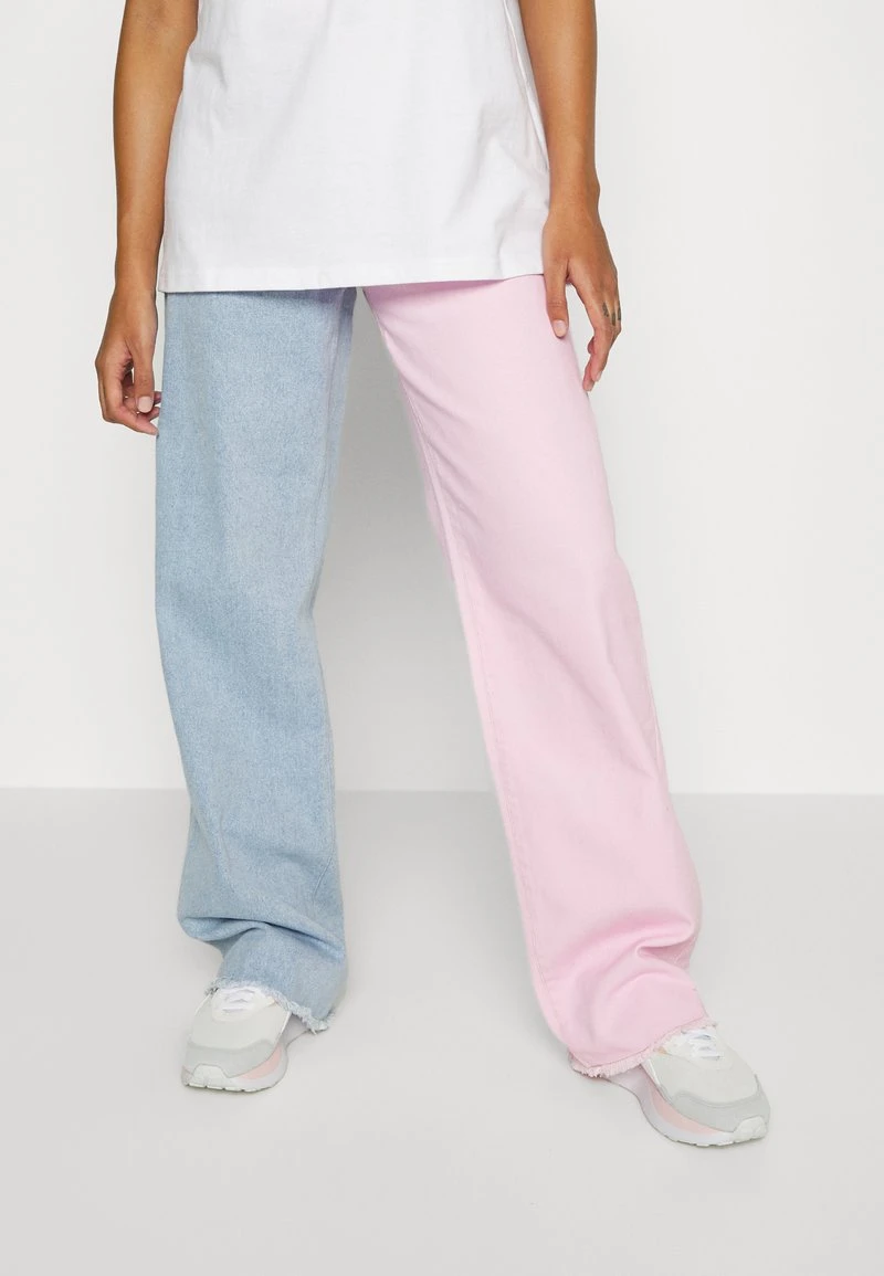 Coupon ❤️ Karl Kani BLOCK WIDE LEG PANTS - 🔥 Jeans Relaxed Fit - Rose/blue, Damen 😀 3 Coupon ❤️ Karl Kani BLOCK WIDE LEG PANTS - 🔥 Jeans Relaxed Fit - Rose/blue, Damen 😀