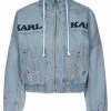 Top 10 🧨 Karl Kani ✔️ Jeansjacke - Light Blue, Damen ⭐ 2 Top 10 🧨 Karl Kani ✔️ Jeansjacke - Light Blue, Damen ⭐ -Karl Kani Verkäufe 3a3c807d3abc4490846425a250808333