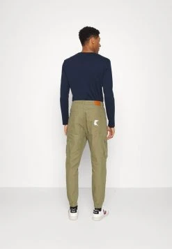 Rabatt ⭐ Karl Kani RETRO WASHED PANTS - Cargohose - Dark Green, Herren ✔️ 10 Rabatt ⭐ Karl Kani RETRO WASHED PANTS - Cargohose - Dark Green, Herren ✔️ -Karl Kani Verkäufe 3dc36e700193462cb96fa90ad0ab5545