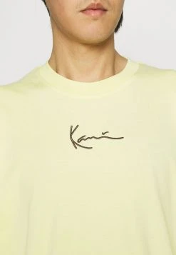 Angebote 🤩 Karl Kani UNISEX SMALL SIGNATURE TEE - T-Shirt Print - Light Yellow ✨ 11 Angebote 🤩 Karl Kani UNISEX SMALL SIGNATURE TEE - T-Shirt Print - Light Yellow ✨ -Karl Kani Verkäufe 4109135c25014aaa90a4f0f418834f05