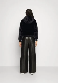 Top 10 ✨ Karl Kani VARSITY HOODIE - Kapuzenpullover - Black, Damen ❤️ -Karl Kani Verkäufe 434bf95e5fb047bea495dc8861d1e546