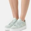 Am billigsten 😀 Karl Kani UP LOGO - Sneaker Low - Frosty Green/white/pearled Ivory, Damen ✔️