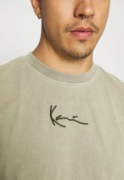 Rabatt ⭐ Karl Kani SMALL SIGNATURE WASHED TEE - T-Shirt Print - Dark Green, Herren ✨ -Karl Kani Verkäufe 4ecbe5ec3fcc4d6ba730327a143b490b
