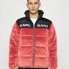 Am billigsten 🥰 Karl Kani RETRO VELVET BLOCK PUFFER UNISEX - Winterjacke - Dark Red 🛒