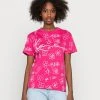 Am billigsten ❤️ Karl Kani SIGNATURE FLOWER TEE - T-Shirt Print - Pink, Damen 🌟 -Karl Kani Verkäufe 57c29dbaaed9428abc1ad92145d4a7d7