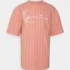 Neu 🎉 Karl Kani SIGNATURE LOGO PINSTRIPE TEE UNISEX - T-Shirt Print - Rose ✔️ -Karl Kani Verkäufe 5ac84914e34845f5b6b1c536d3720326