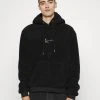 Bestes Angebot ⌛ Karl Kani SMALL SIGNATURE TEDDY HOODIE UNISEX - Kapuzenpullover - Black ⭐ -Karl Kani Verkäufe 5f57f6a3d2c34f0d94043a1dd88a99c0