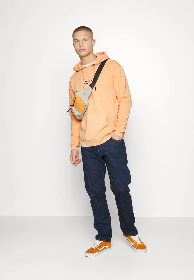 Großhandel 🎉 Karl Kani SMALL SIGNATURE WASHED HOODIE UNISEX - Kapuzenpullover - Multicolor ✔️ 4 Großhandel 🎉 Karl Kani SMALL SIGNATURE WASHED HOODIE UNISEX - Kapuzenpullover - Multicolor ✔️ – Bild 2