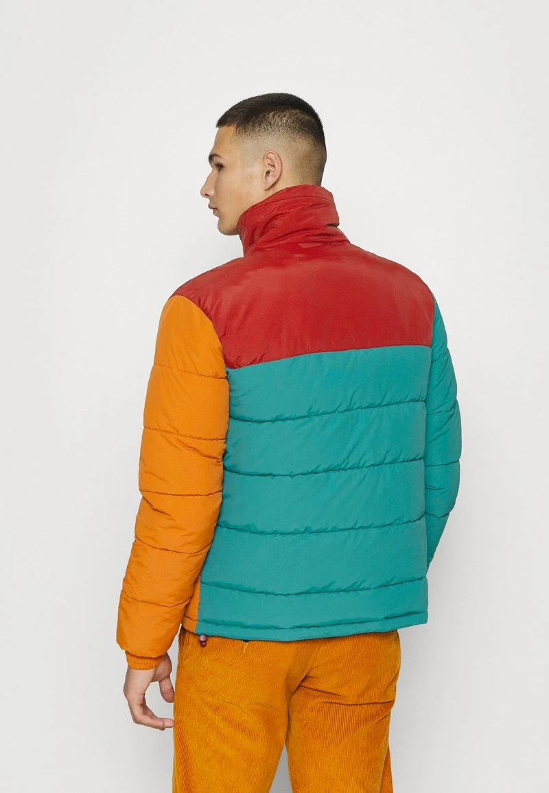 Angebote ❤️ Karl Kani UNISEX RETRO BLOCK PUFFER JACKET - Winterjacke - Dark Red ⌛ 5 Angebote ❤️ Karl Kani UNISEX RETRO BLOCK PUFFER JACKET - Winterjacke - Dark Red ⌛ – Bild 3