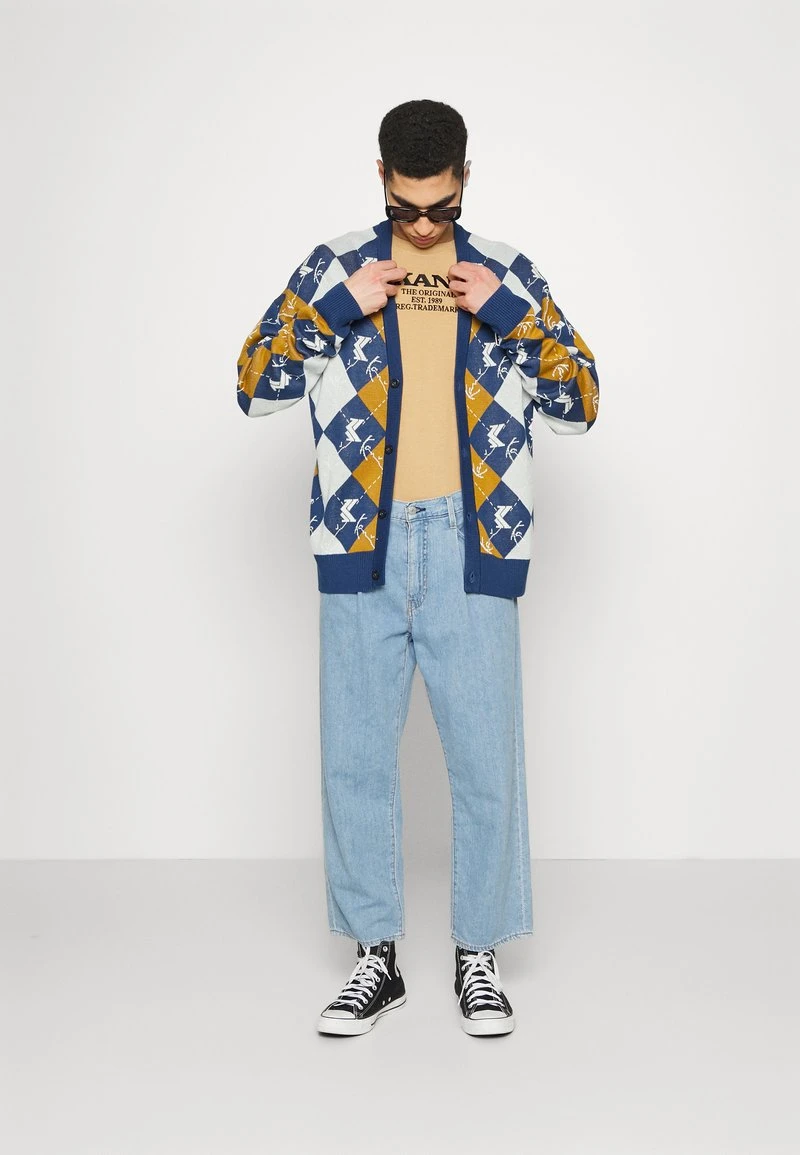 Beste Bewertungen von 😀 Karl Kani LOGO CARDIGAN UNISEX - Strickjacke - Navy 👏 4 Beste Bewertungen von 😀 Karl Kani LOGO CARDIGAN UNISEX - Strickjacke - Navy 👏 – Bild 2