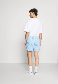 Billig 🌟 Karl Kani SIGNATURE PINSTRIPE - Shorts - Light Blue, Herren ⭐ 10 Billig 🌟 Karl Kani SIGNATURE PINSTRIPE - Shorts - Light Blue, Herren ⭐ -Karl Kani Verkäufe 70ed913d951d4f969e6cd7f04cad9e43