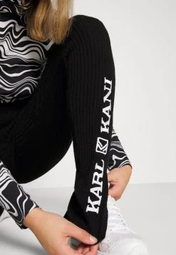 Top 10 🥰 Karl Kani RETRO SLIT - Leggings - Hosen - Black, Damen ⭐ -Karl Kani Verkäufe 73747882f33941b58f17ec5b1c810fb4