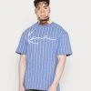 Angebote 🌟 Karl Kani SIGNATURE LOGO PINSTRIPE TEE BLUE UNISEX - T-Shirt Print - Blue 👏 -Karl Kani Verkäufe 73f6bb975a9b4fdd8e26a57578fcb2cc