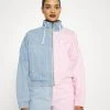 Top 10 ✔️ Karl Kani ORIGINALS BLOCK JACKET - 🔥 Jeansjacke - Rose/blue, Damen ✔️ -Karl Kani Verkäufe 7592338864aa41219c0c2e19b1061857