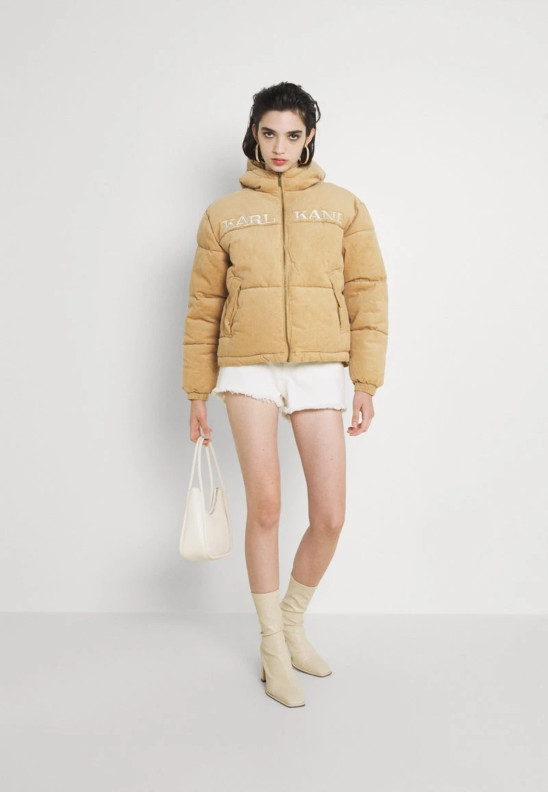 Schlussverkauf ❤️ Karl Kani RETRO HOODED PUFFER JACKET - Winterjacke - Sand, Damen 🔔 4 Schlussverkauf ❤️ Karl Kani RETRO HOODED PUFFER JACKET - Winterjacke - Sand, Damen 🔔 – Bild 2