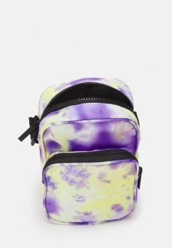 Großhandel ❤️ Karl Kani SIGNATURE TIE DYE MESSENGER - Umhängetasche - Lilac/yellow, Herren 🔥 -Karl Kani Verkäufe 77ef48d84b604143b87912f674343e3a