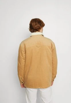 Auslauf ✔️ Karl Kani CHEST SIGNATURE 🧨 SHIRT JACKET UNISEX - Übergangsjacke - Sand ⭐ -Karl Kani Verkäufe 78ee2b8902064eac900613af51b7029f