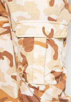 Rabatt ⭐ Karl Kani SIGNATURE CAMO CRINCLE PANTS - Cargohose - Beige/sand, Herren 🤩 -Karl Kani Verkäufe 7bc011b4d2de4e7eb466ede898695d37