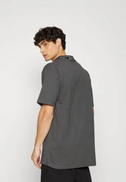 Bestpreis ✨ Karl Kani SMALL SIGNATURE TAPE TEE UNISEX - T-Shirt Print - Black 😉 9 Bestpreis ✨ Karl Kani SMALL SIGNATURE TAPE TEE UNISEX - T-Shirt Print - Black 😉 -Karl Kani Verkäufe 7fb749ffb90b4356a0f3f74a5cd5cdcb