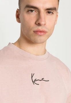 Beste Bewertungen von 🔔 Karl Kani SMALL SIGNATURE WASHED TEE - T-Shirt Basic - Rose, Unisex 🔔 -Karl Kani Verkäufe 84f82e489868412aa892a24db8228f22