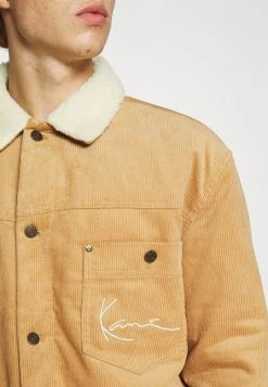 Auslauf ✔️ Karl Kani CHEST SIGNATURE 🧨 SHIRT JACKET UNISEX - Übergangsjacke - Sand ⭐ -Karl Kani Verkäufe 8632846b1af54b7a87f18689cad2554c
