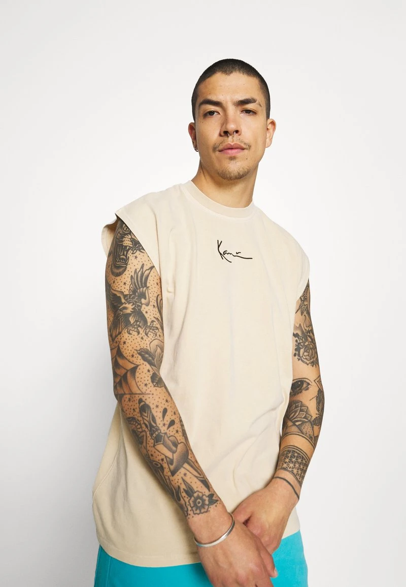 Blitzangebot ⌛ Karl Kani SMALL SIGNATURE TEE - Top - Sand, Unisex 🛒 6 Blitzangebot ⌛ Karl Kani SMALL SIGNATURE TEE - Top - Sand, Unisex 🛒 – Bild 4
