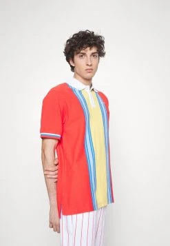 Brandneu ✨ Karl Kani CHEST SIGNATURE STRIPE TEE - Poloshirt - Red, Herren ❤️ -Karl Kani Verkäufe 90f2584675c5496da3140223a7a199fd
