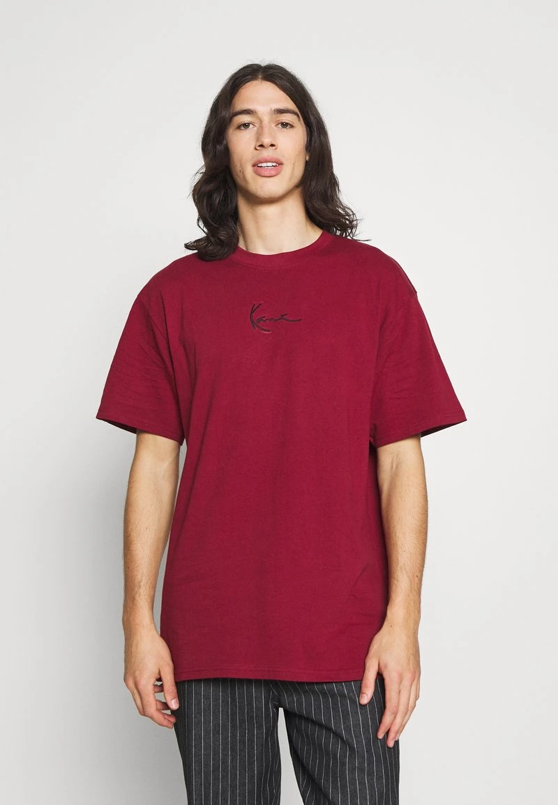 Billig 👍 Karl Kani SIGNATURE ESSENTIAL TEE UNISEX - T-Shirt Basic - Dark Red 🧨 3 Billig 👍 Karl Kani SIGNATURE ESSENTIAL TEE UNISEX - T-Shirt Basic - Dark Red 🧨