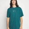 Billig ⌛ Karl Kani SMALL SIGNATURE ESSENTIAL TEE UNISEX - T-Shirt Basic - Petrol 😉 -Karl Kani Verkäufe 94baed1ff1134e54871407ba0408ba7d