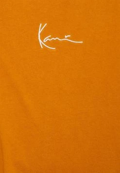 Rabatt ⌛ Karl Kani SMALL SIGNATURE ESSENTIAL TEE UNISEX - T-Shirt Basic - Cognac ✨ -Karl Kani Verkäufe 9fe22499278c4ff6b419ecd54b5e4e88