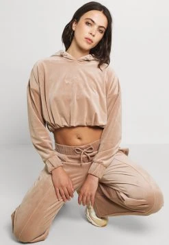 Aktion ⌛ Karl Kani SMALL SIGNATURE CROP VELVET HOODIE - Kapuzenpullover - Dark Sand, Damen 💯 -Karl Kani Verkäufe a044705557524d3782043f35ce596e04