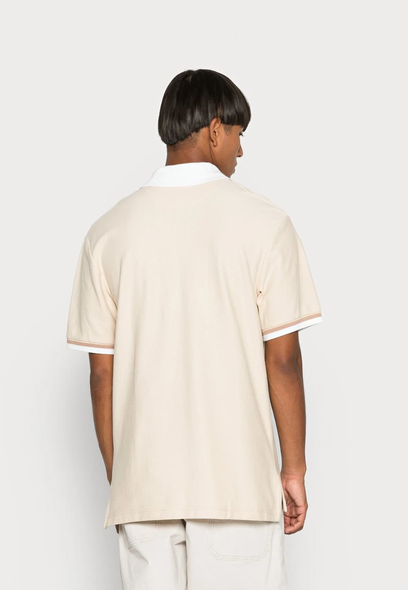 Brandneu 🥰 Karl Kani CHEST SIGNATURE STRIPE TEE UNISEX - Poloshirt - Cream ⌛ 5 Brandneu 🥰 Karl Kani CHEST SIGNATURE STRIPE TEE UNISEX - Poloshirt - Cream ⌛ – Bild 3