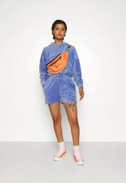 Angebote 😀 Karl Kani SIGNATURE - Shorts - Blue, Damen 🔥 -Karl Kani Verkäufe a3b38e18df334f4cacd1d0d5c2d15f4c